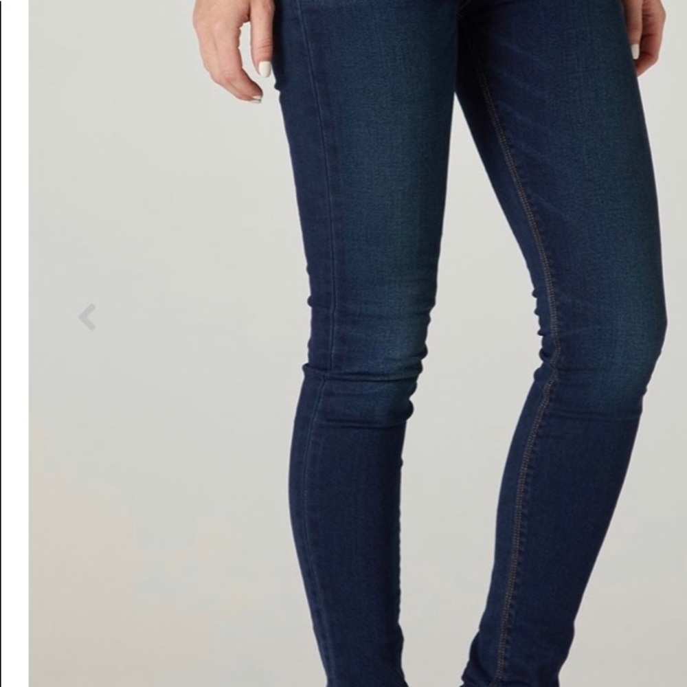 Hudson Nico mid rise skinny jean.